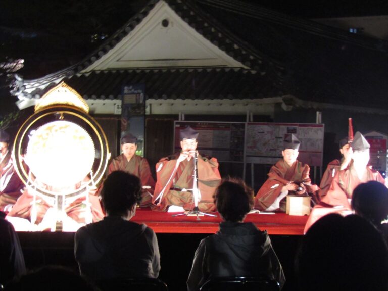 二ノ丸広場にて「薫的神社　雅楽同好会」